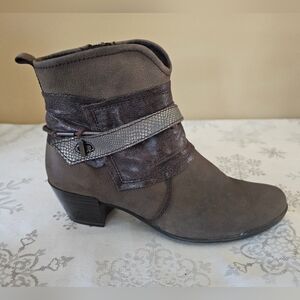 Tamaris Brown Griege Ankle Boots Textured Strap Leather, Sz 38, Boho NWT